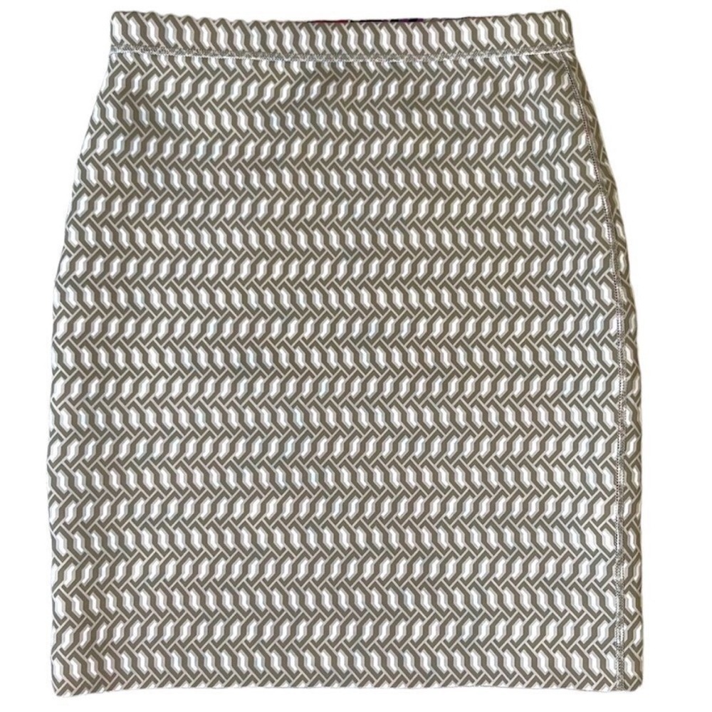 NWOT J. McLaughlin Reversible Pull-On Scuba
Style Skirt - Picture 2 of 7